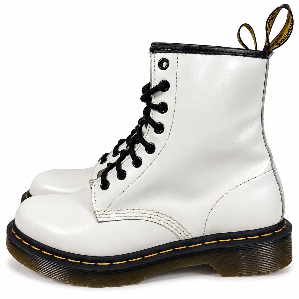 Dr. Martens 11821 Boots Women’s Size 7 White Patent Leather 8 Eye Combat AirWair